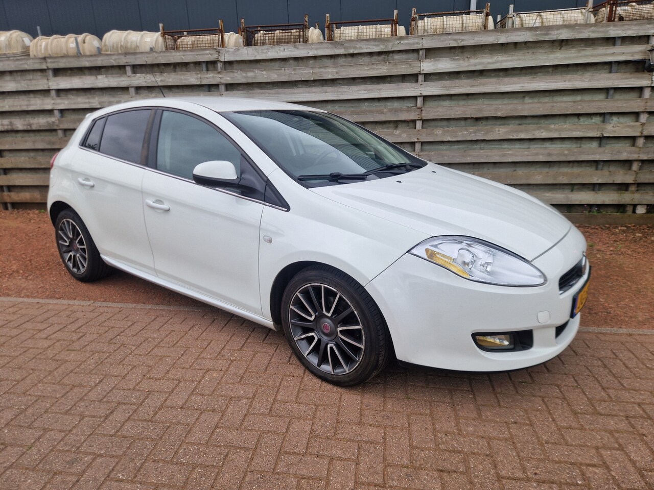Fiat Bravo - 1.4 T-Jet Dynamic 1.4 T-Jet Dynamic - AutoWereld.nl
