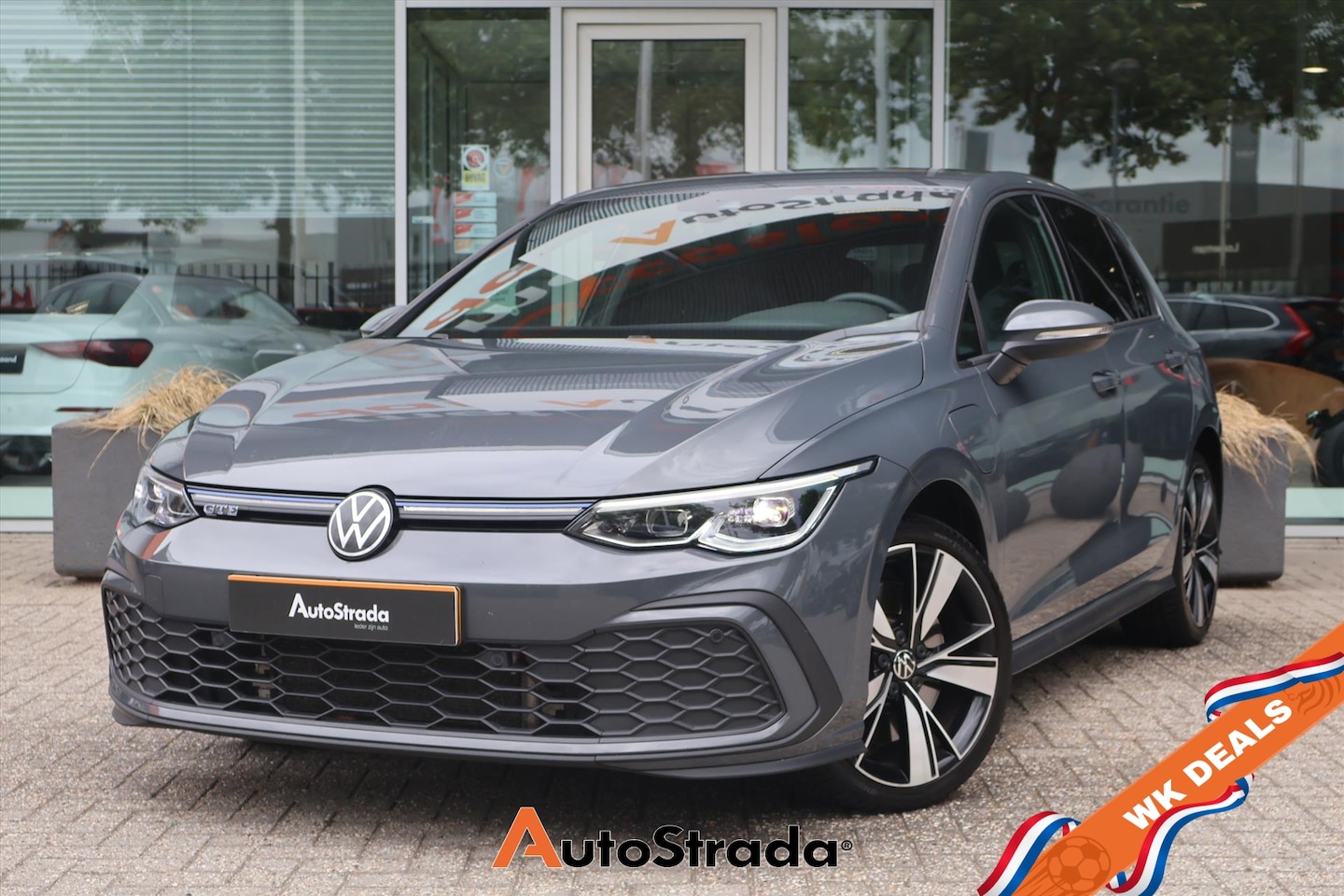 Volkswagen Golf - 1.4 eHybrid 245pk DSG SoH 96% I Carplay I Sfeerverlichting I Stoel/stuurverwarming I Navi - AutoWereld.nl