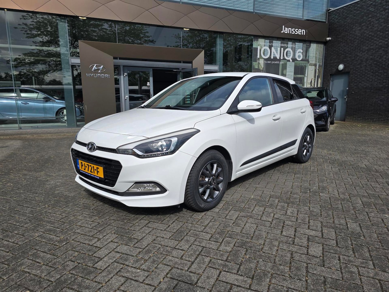 Hyundai i20 - 1.0 T-GDI Black Ed. trekhaak/NL-auto/1e eig - AutoWereld.nl