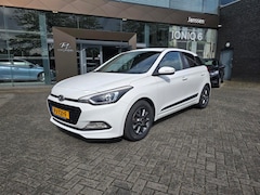 Hyundai i20 - 1.0 T-GDI Black Ed. trekhaak/NL-auto/1e eig