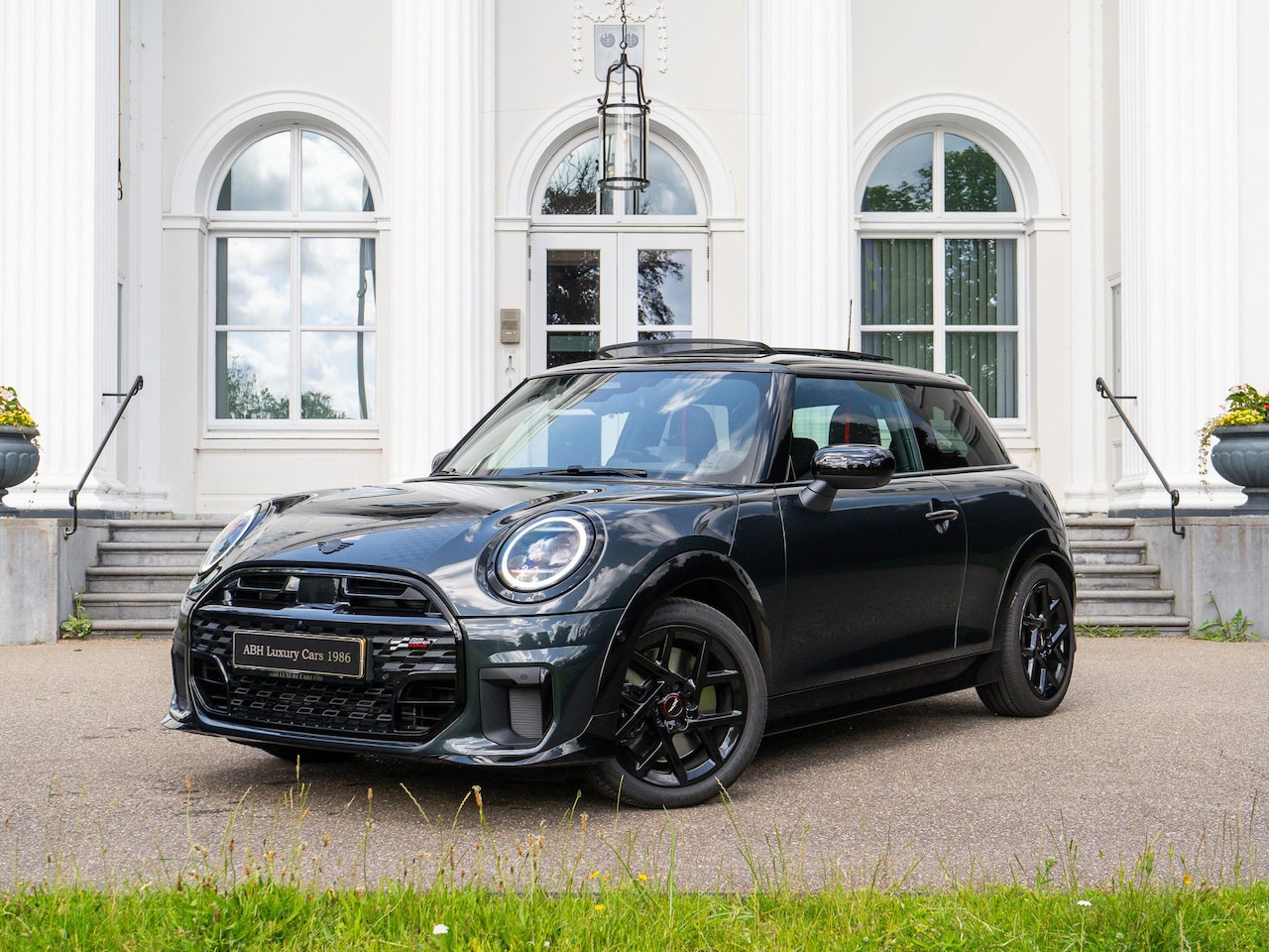 MINI 3-Deurs - 2.0 Cooper S John Cooper Works | Pano | Head-Up | 360 camera | Inparkeer hulp | - AutoWereld.nl