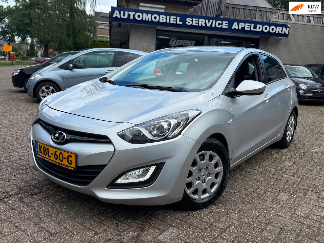 Hyundai i30 - AUTOMAAT *AIRCO*ELEKTR. PAKKET*STUURBEKR.*NW. APK*BOEKJES* - AutoWereld.nl