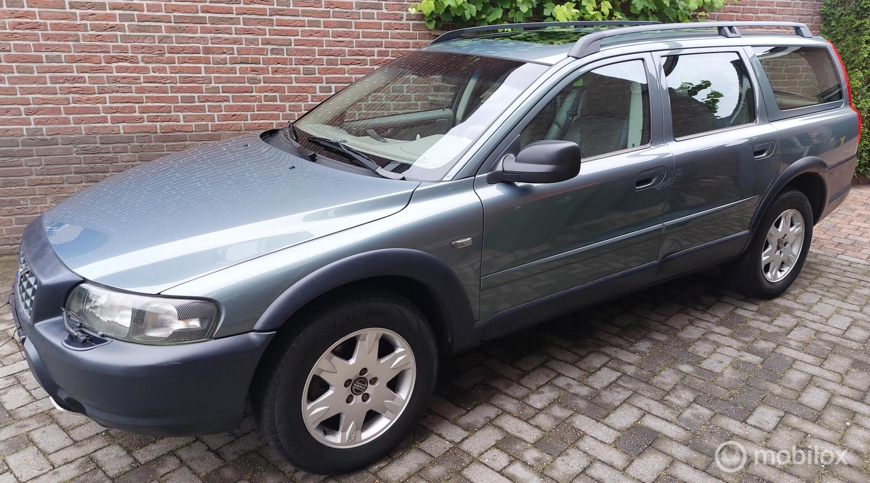Volvo XC70 - 2.5 T Geartronic Comfort Line 2.5 T Geartronic Comfort Line (MOOI EN GOED!) - AutoWereld.nl