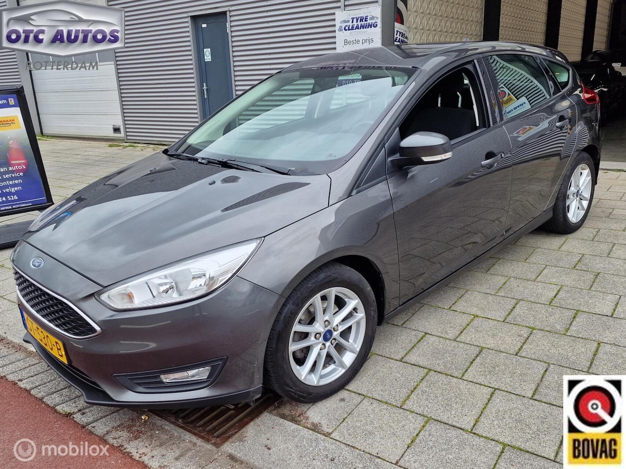 Ford Focus - 1.0 ST-Line Dealer onderhouden bijzonder nette auto - AutoWereld.nl