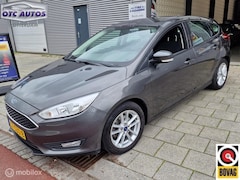 Ford Focus - 1.0 ST-Line Dealer onderhouden bijzonder nette auto