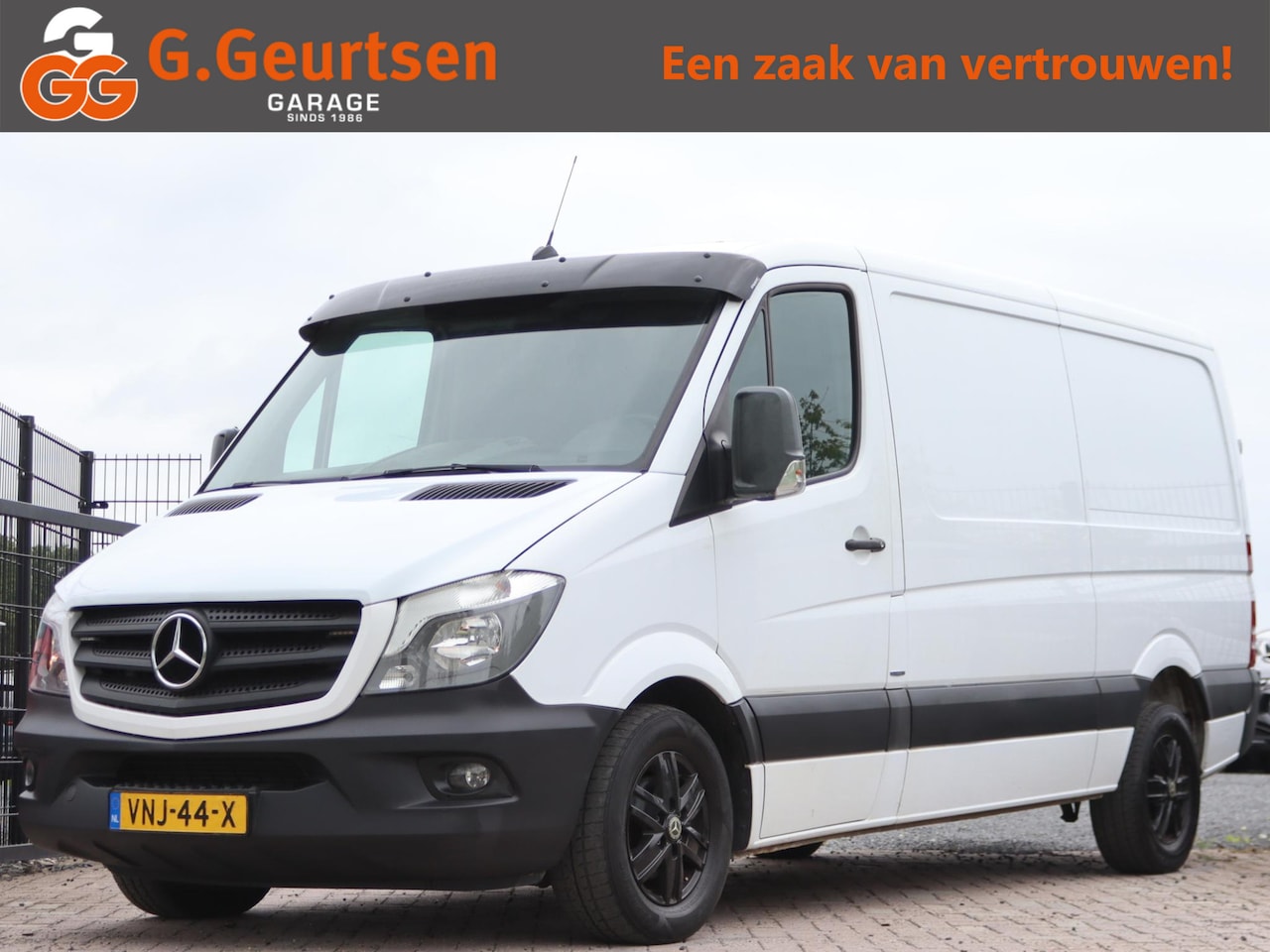 Mercedes-Benz Sprinter - 319 3.0 V6 BlueTEC L2H1 Stoelverwarming, Trekhaak, Camera, Apple Carplay/Android Auto - AutoWereld.nl