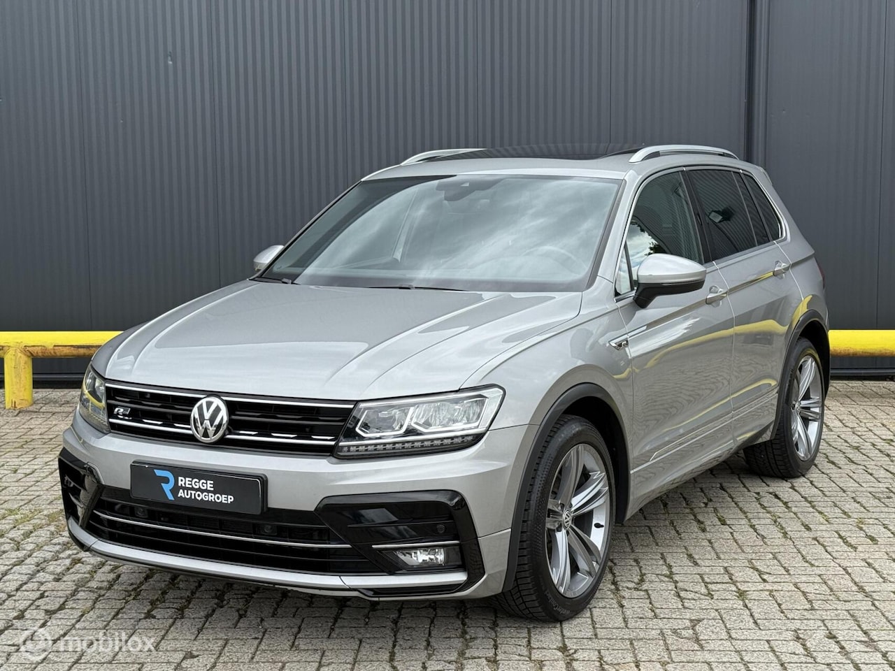 Volkswagen Tiguan - 1.5 TSI ACT R-Line PANORAMADAK | AUTOMAAT - AutoWereld.nl