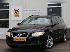 Volvo V70 - 1.6 T4 Momentum*Perfect Onderh.*NL-Auto*Trekhaak/Navi/Leder/Cruise-Control/Climate-Control