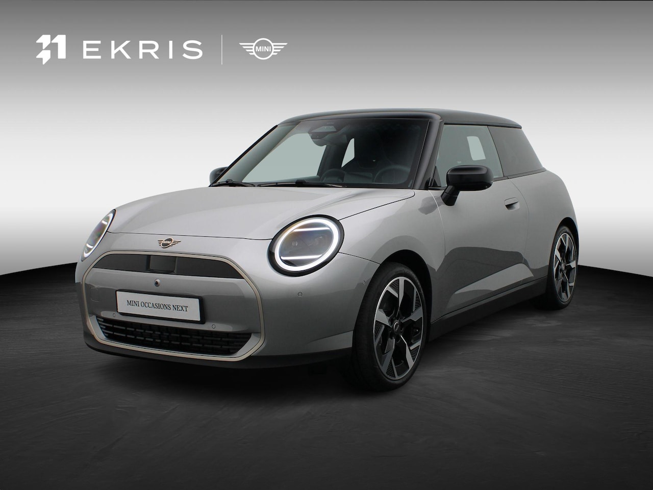 MINI 3-Deurs - Cooper E Pakket L + Glazen panoramadak + Harman Kardon + Parking Assistant Plus + Driving - AutoWereld.nl