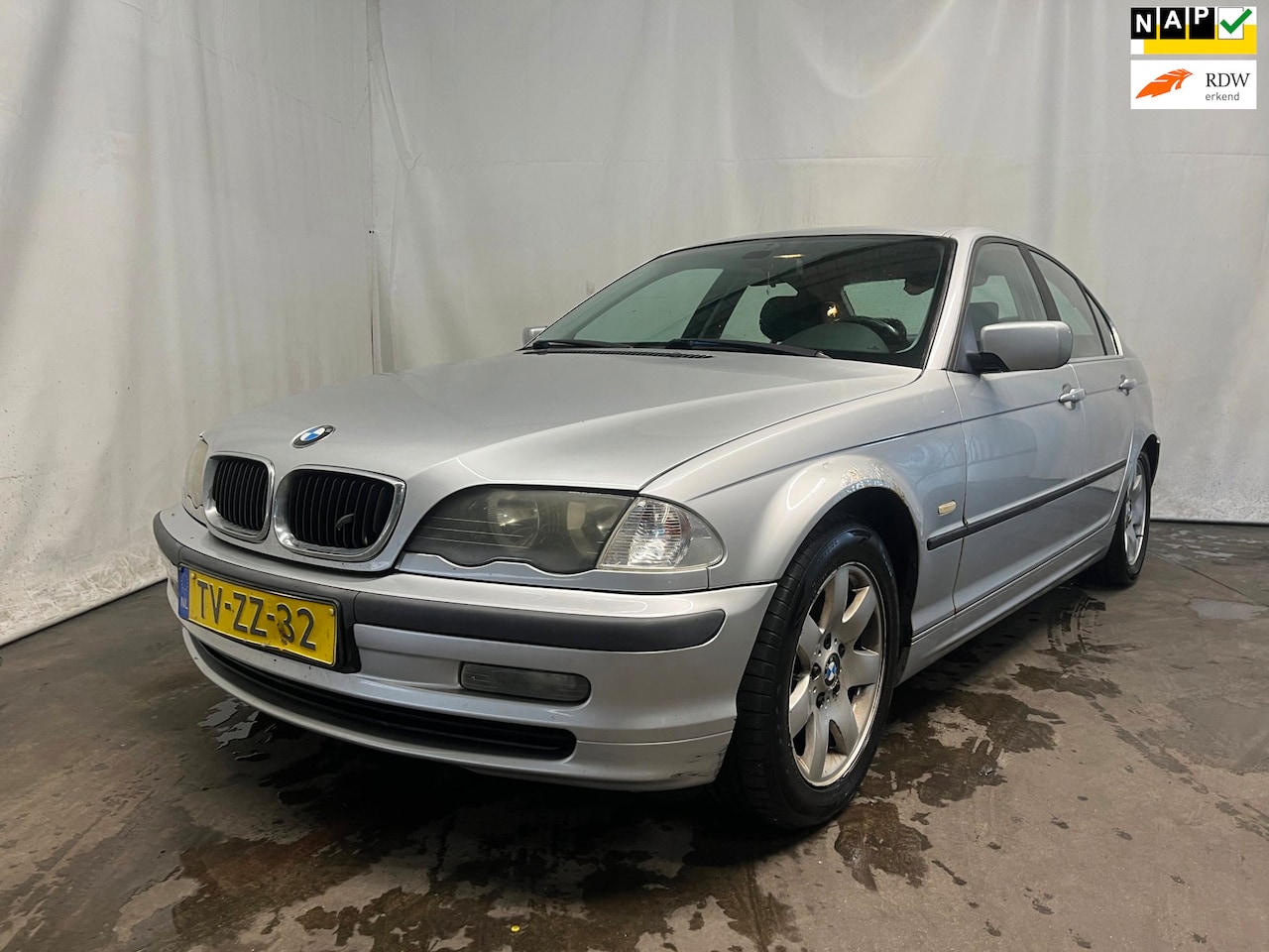 BMW 3-serie - 323i Executive SCHADEAUTO! - AutoWereld.nl