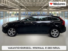 Volvo V60 - 1.6 T3 Momentum Trekhaak, Navigatie, PDC