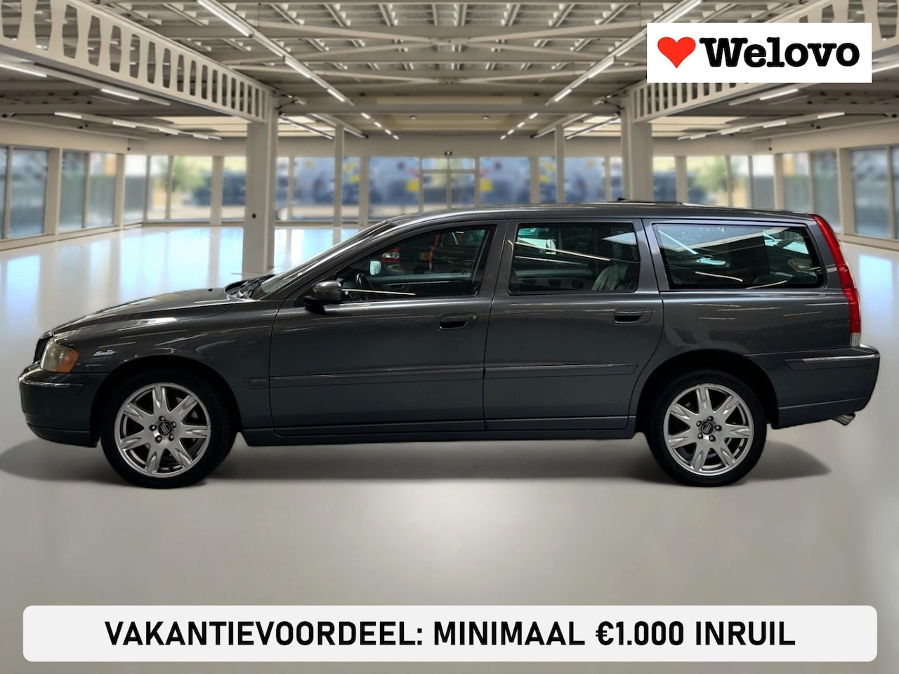 Volvo V70 - 2.5T AWD Summum Dealer auto, trekhaak, leder, carkit,.... - AutoWereld.nl