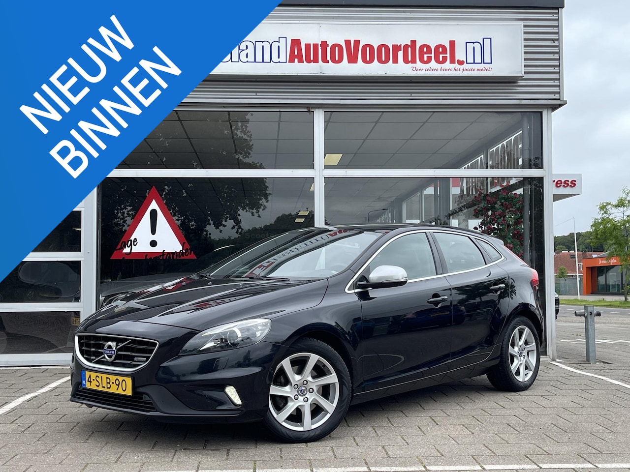 Volvo V40 - 1.6 T3 R-Design 1.6 T3 R-Design - AutoWereld.nl