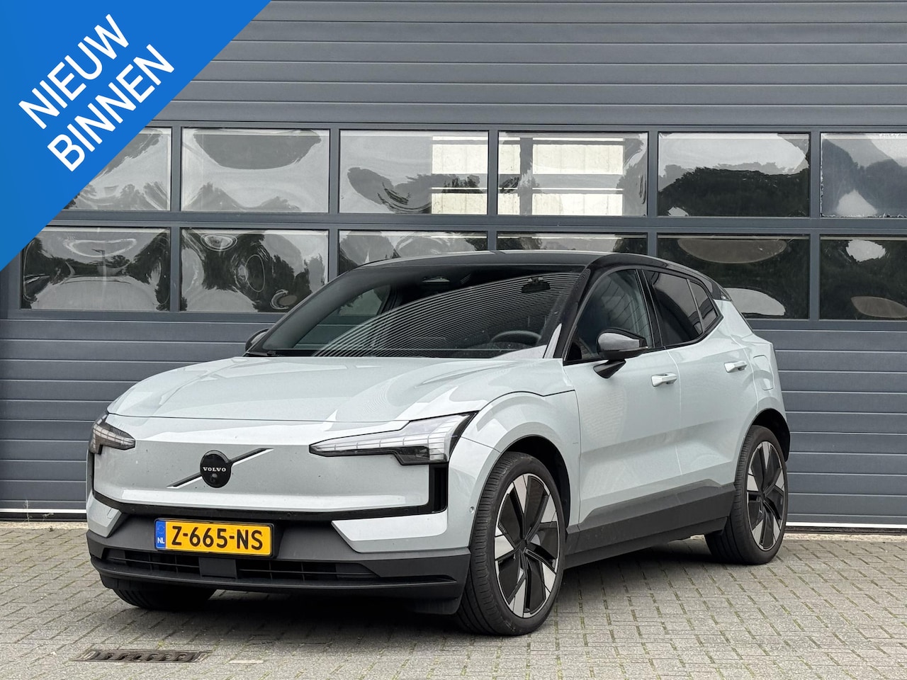 Volvo EX30 - TWIN MOTOR PERFORMANCE ULTRA 69 KWH I TREKHAAK I STOEL- EN STUURVERWARMING I 428PK I ADAPT - AutoWereld.nl