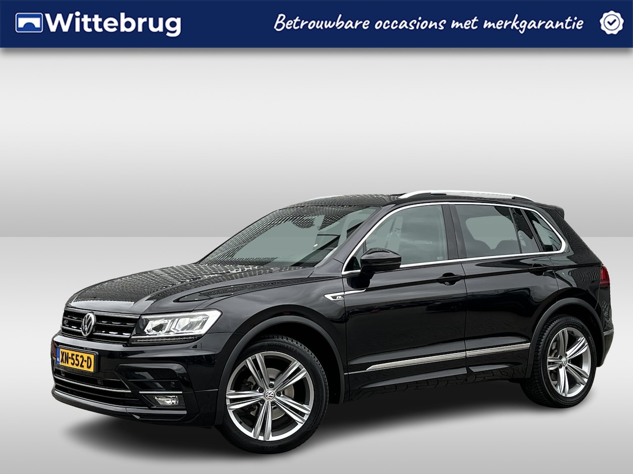 Volkswagen Tiguan - 1.5 TSI R-Line / Digitaal dashboard / Pano / Dyn audio / Navigatie / App connect / 3x R-li - AutoWereld.nl