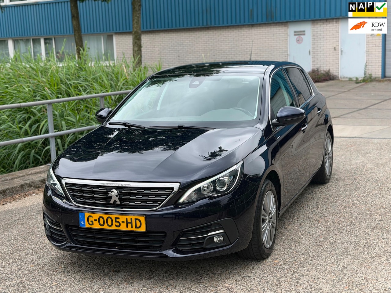 Peugeot 308 - 1.2 PureTech Blue Lease Premium!2019!Automaat!Pano!Camera!PDC!Navi!1e eigenaar! - AutoWereld.nl
