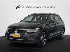 Volkswagen Tiguan - 1.4 TSI eHybrid Life Stoel-Stuurverwarming Achteruitrijcamera Apple CarPlay