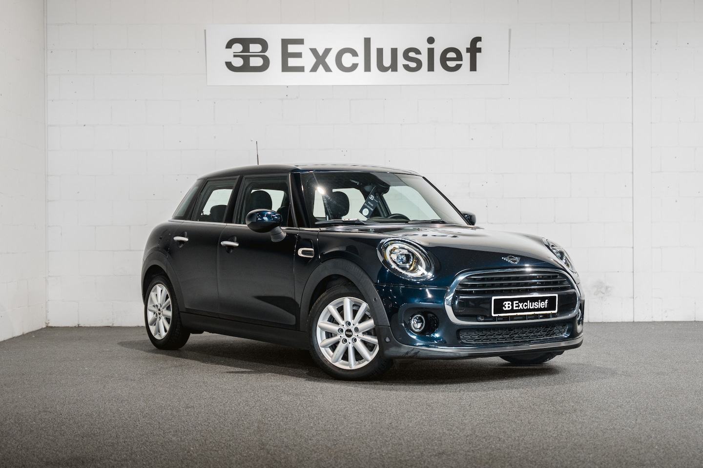 MINI 5-Deurs - 1.5 Cooper Chili Aut. | head-up | leder | stvw. | - AutoWereld.nl
