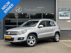 Volkswagen Tiguan - 1.4 TSI Style Clima Leder Panorama Camera