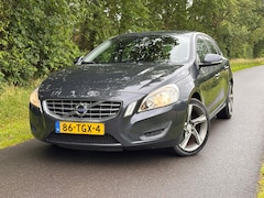Volvo V60 - 1.6 T3 Kinetic | Cruise + Airco Nu € 6.950,