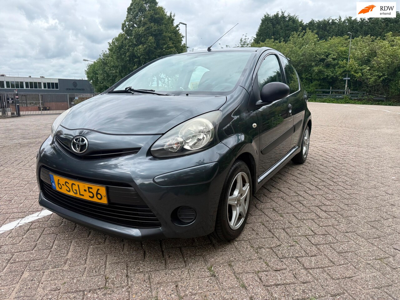 Toyota Aygo - 1.0 VVT-i Now_AIRCO_LM VELGEN_NETTE AUTO - AutoWereld.nl