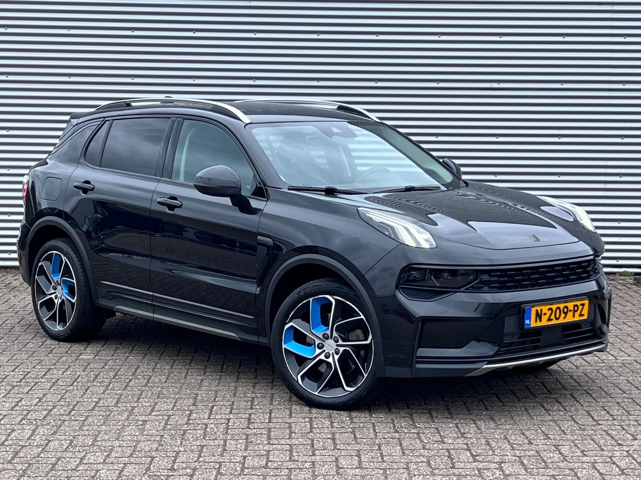 Lynk & Co 01 - 1.5 | BLACK EDITION |NAP | PANORAMA | CAMERA | CARPLAY | INRUIL MOGELIJK - AutoWereld.nl