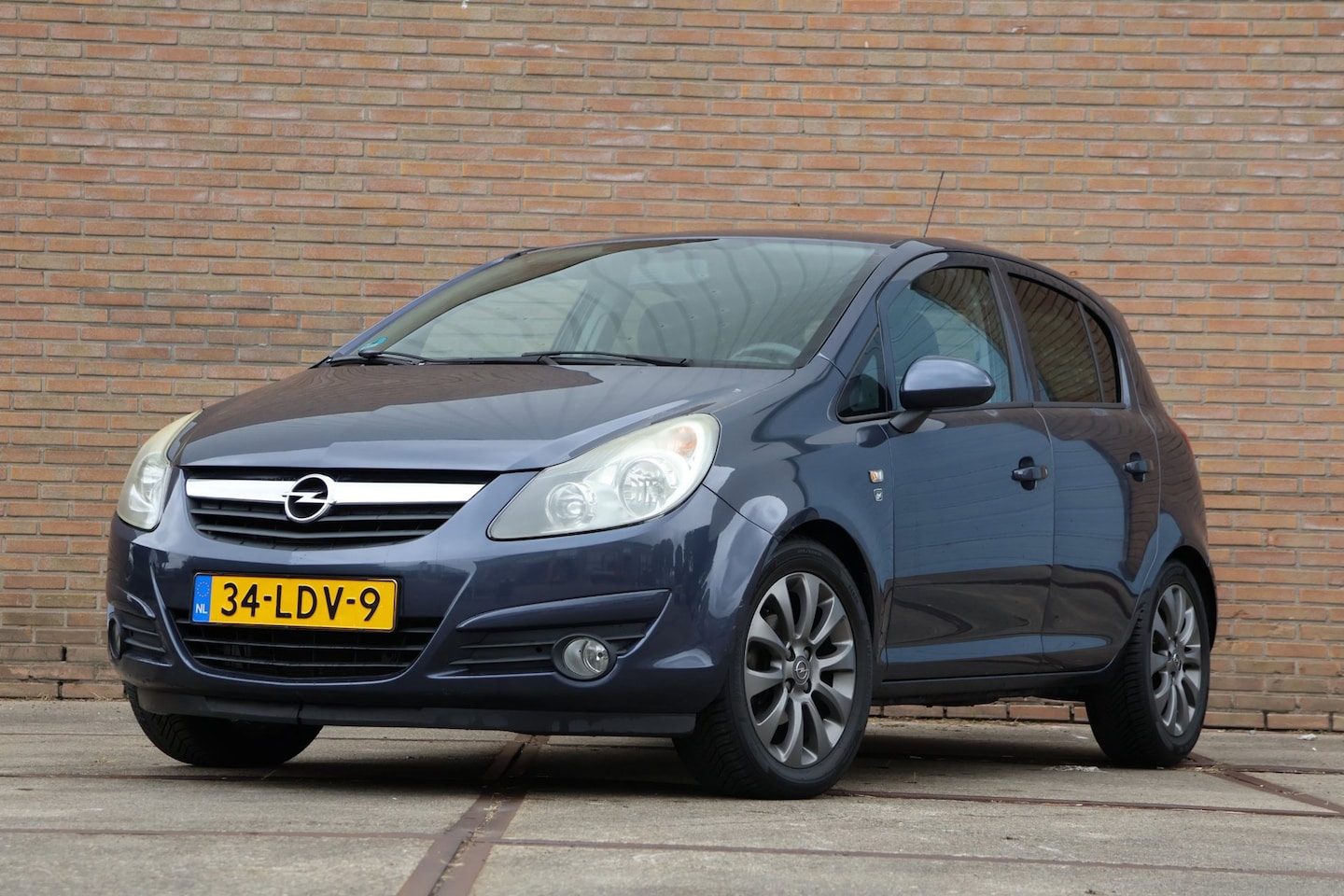 Opel Corsa - 1.4-16V '111' Edition |Cruise|Airco| - AutoWereld.nl