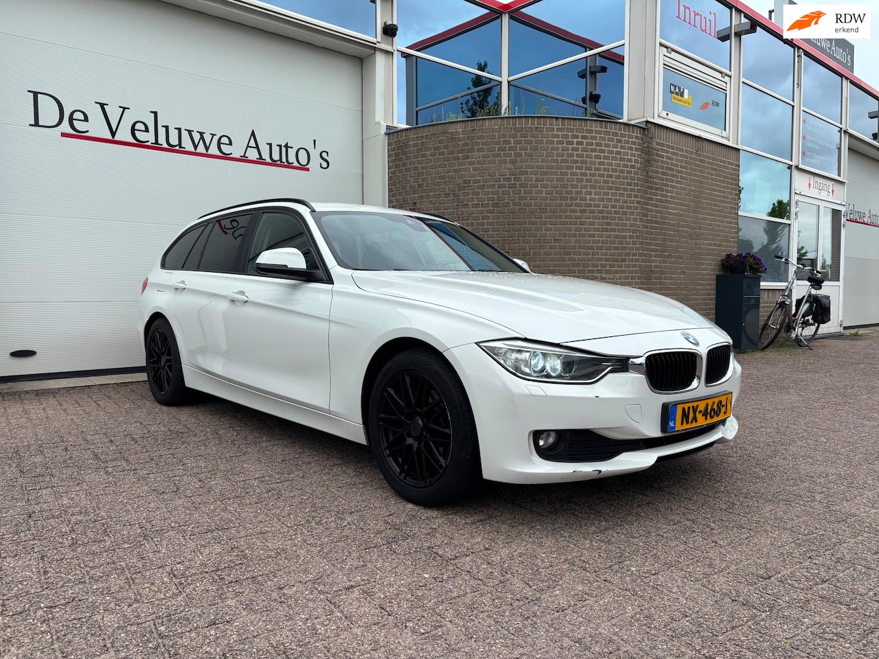 BMW 3-serie Touring - 318d Business|Automaat|Navi|Stoelverw. - AutoWereld.nl