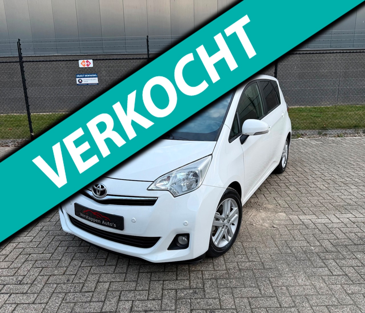 Toyota Verso S - 1.3 VVT-i Dynamic *AUTOMAAT-NAVIGATIE-19.000KM!* - AutoWereld.nl