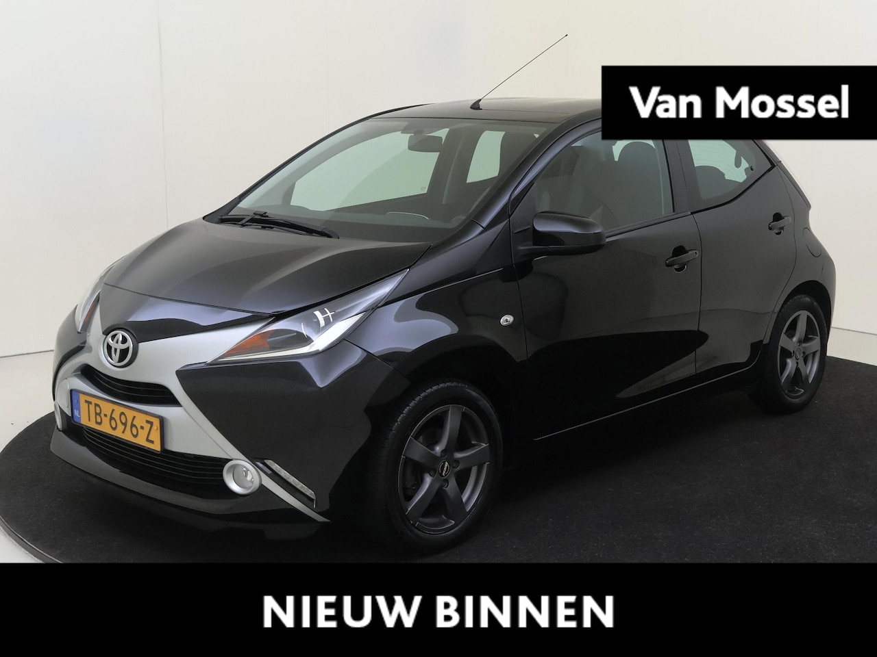 Toyota Aygo - 1.0 VVT-i x-nav | airco | Apple Carplay/Android Auto | navigatiesysteem | - AutoWereld.nl