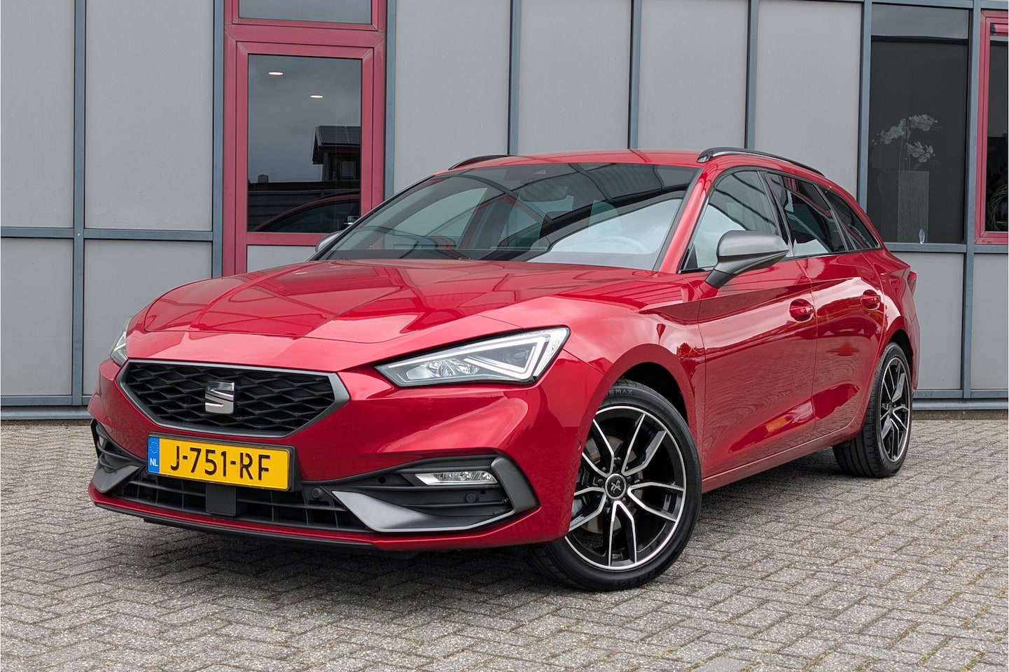 SEAT Leon Sportstourer - 1.5TSI FR Launch Edition ACC - AutoWereld.nl