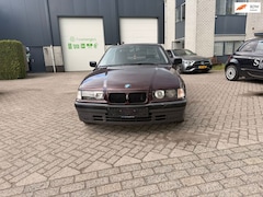BMW 3-serie - 318i Executive