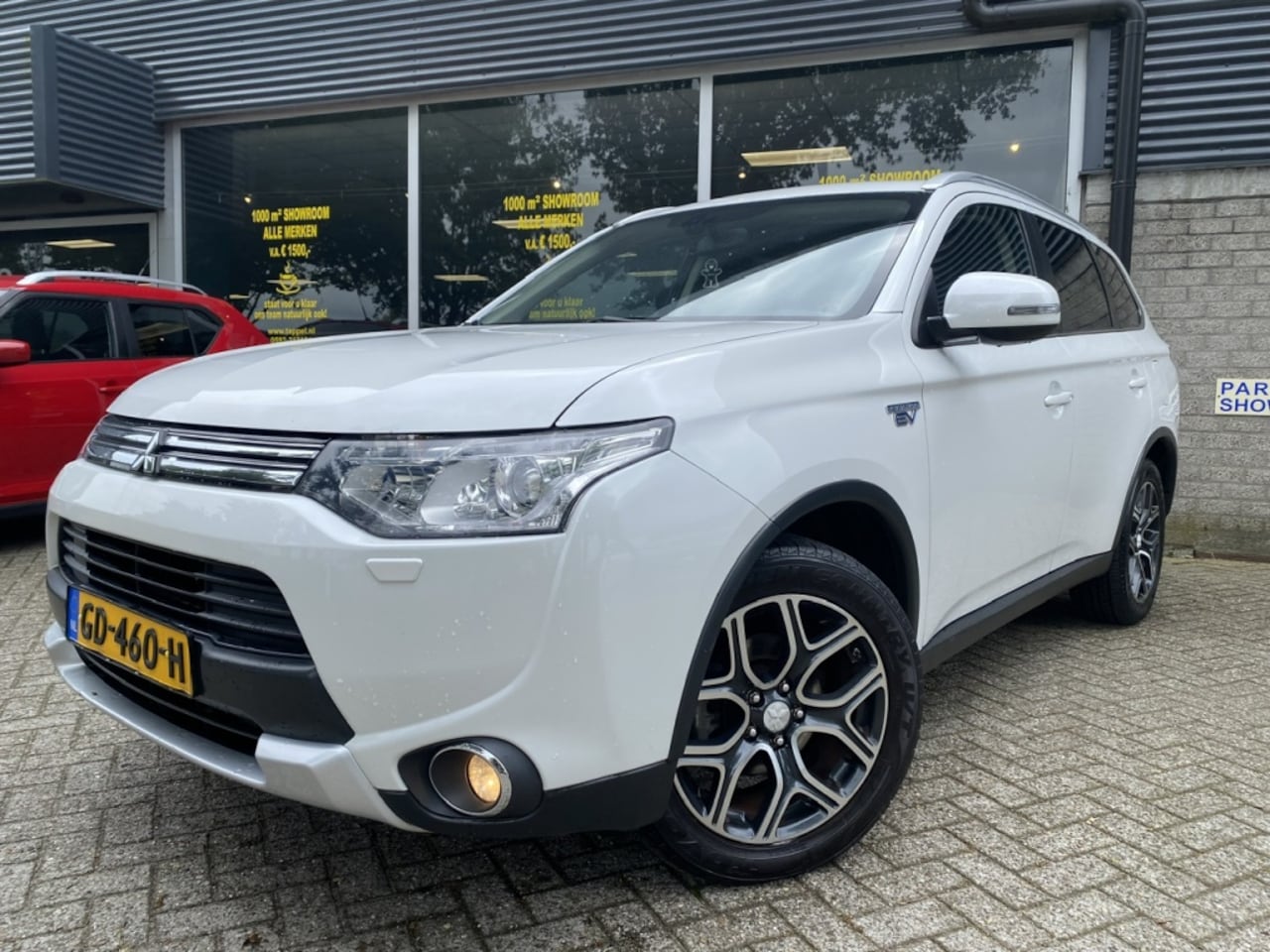 Mitsubishi Outlander - 2.0 PHEV Executive Edition XLine Camera/Trekhaak/Rocksford audio - AutoWereld.nl