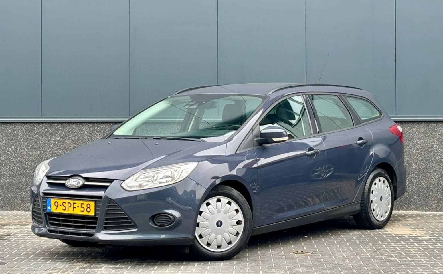 Ford Focus Wagon - 1.6 TDCI ECO. L. Tr. - AutoWereld.nl
