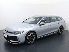 Volkswagen Passat Variant - 1.5 eTSI R-Line Business | 150 PK | Automaat | Trekhaak wegklapbaar | Adaptive Cruise Cont