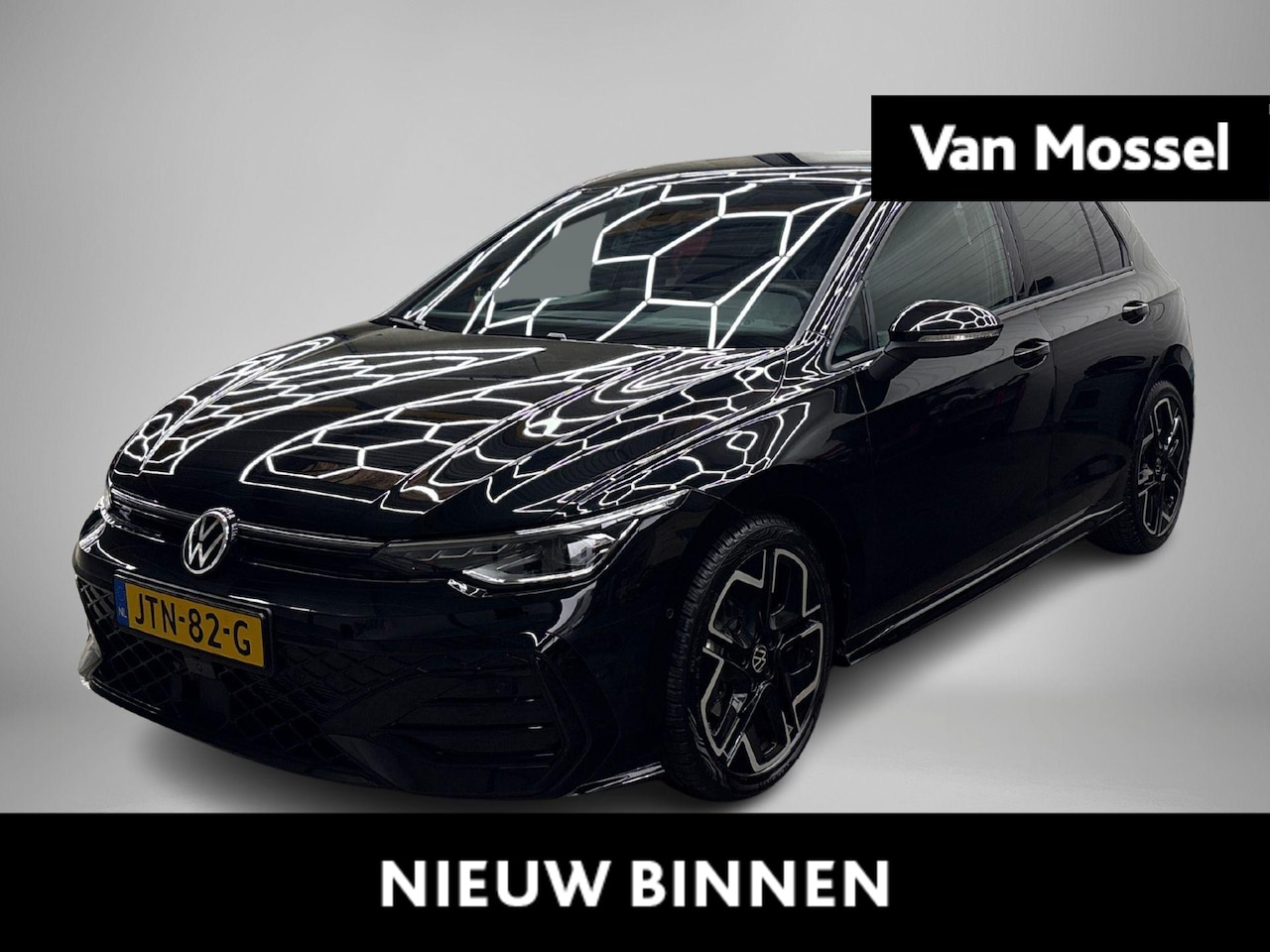 Volkswagen Golf - 1.5 eTSI R-Line Edition Adapt. Cruise | Stoelverwarming | Carplay | Meer foto's volgen - AutoWereld.nl
