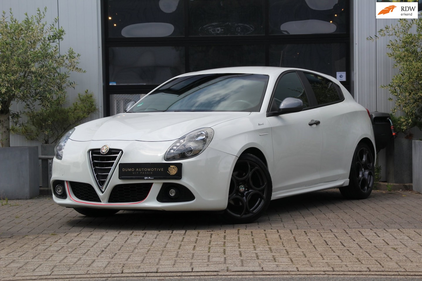 Alfa Romeo Giulietta - 1.4 T Sprint - TREKHAAK - ALCANTARA - PDC - SCHERPSTE PRIJS VAN EUROPA! - AutoWereld.nl