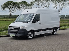 Mercedes-Benz Sprinter - 317 1.9 CDI L2H2 RWD L2H2 RWD 3.5t-Trekhaak Airco Camera Mbux PDC Standkachel Euro6 170 PK