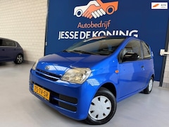 Daihatsu Cuore - 1.0-12V Tokyo / bj.2007 / kleur: blauw / NAP met 102077 km.en APK tot 06/2027 / stuurbekra