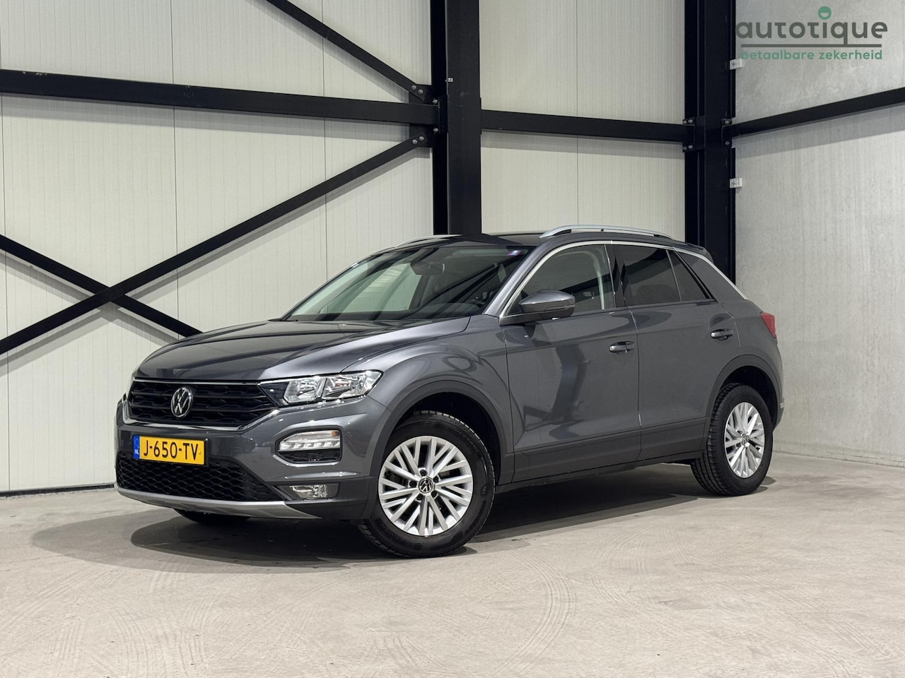 Volkswagen T-Roc - 1.0 TSI Style Business | navi | virtual | trekhaak | - AutoWereld.nl