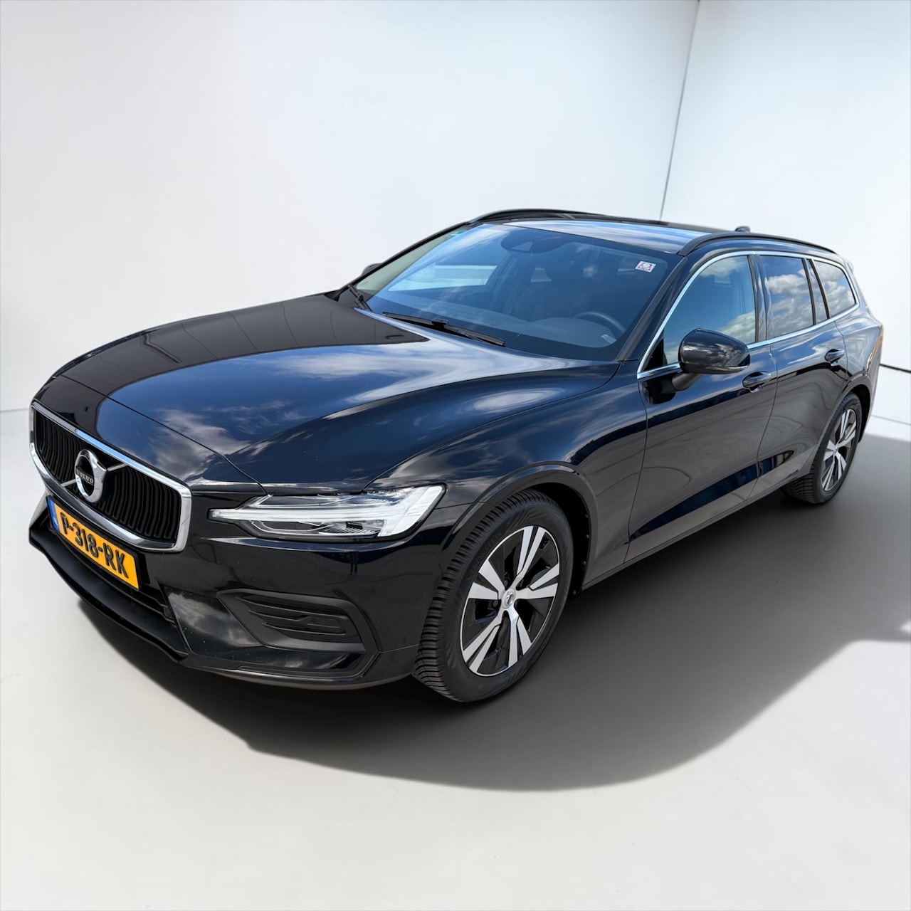 Volvo V60 - 2.0 B3 Momentum 1e eigenaar nwe apk - AutoWereld.nl