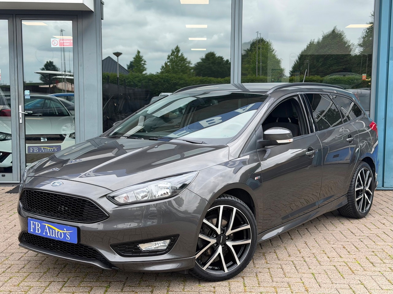 Ford Focus Wagon - 1.0 EcoBoost ST Line Airco Lmv Carplay - AutoWereld.nl