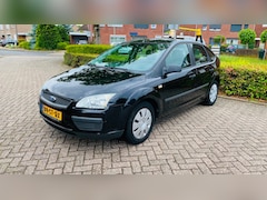 Ford Focus - 1.6-16V Champion