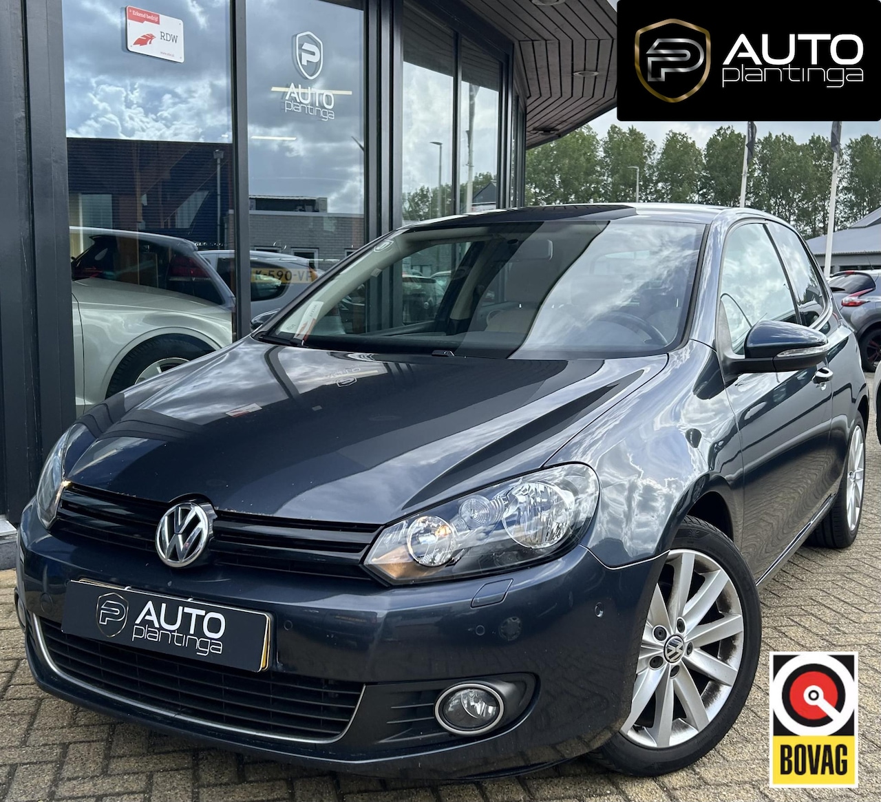 Volkswagen Golf - 1.4 TSI Highline 122PK | AUTOMAAT | Stoelverwarming | Carplay | Parkeersensoren Voor en Ac - AutoWereld.nl