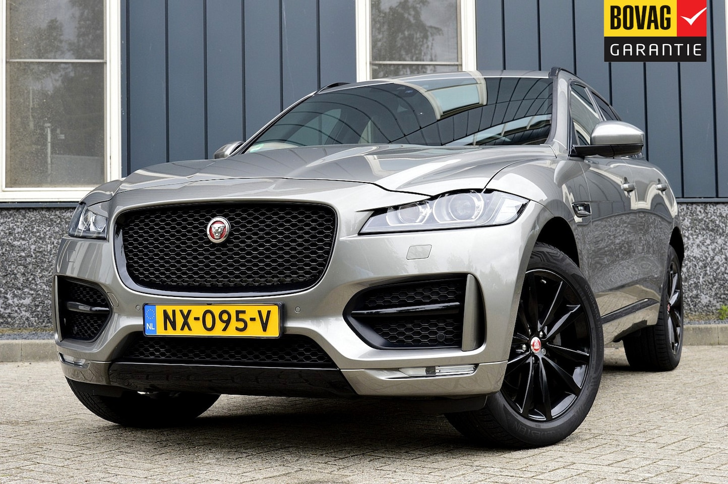 Jaguar F-Pace - 2.0 Portfolio AWD 25t R-Sport Rijklaarprijs-Garantie Panoramadak Camera Sport Interieur Na - AutoWereld.nl