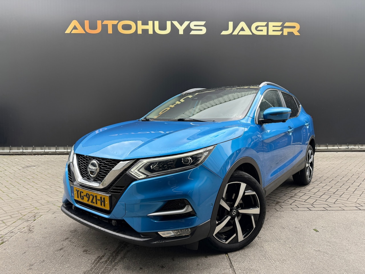 Nissan Qashqai - 1.2 Tekna Pano Automaat 360 Navi Stoel.v Trekhaak Halfleder - AutoWereld.nl