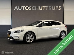 Volvo V40 - 2.0 D4 R-Design NAVI / CLIMA / CRUISE / TR.HAAK / NIEUWE APK