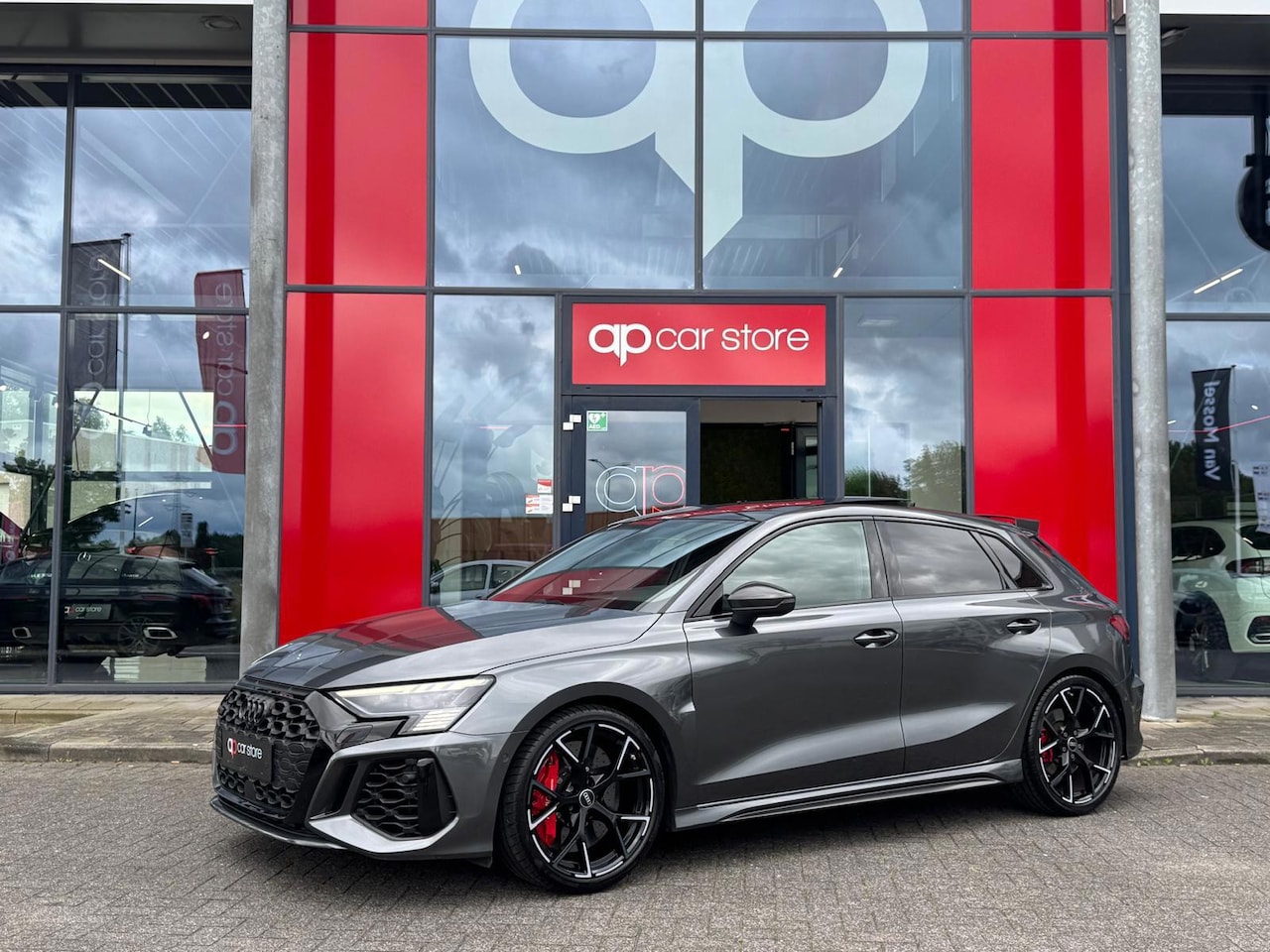 Audi A3 Sportback - 2.5 TFSI RS 3 Quattro VOL ! | Ceramic | Panorama | B&O | Red Stitch | HUD | Matrix | Carbo - AutoWereld.nl