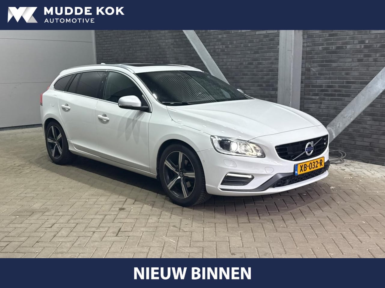 Volvo V60 - 2.0 T4 Business Sport | ACC | Panoramadak | BLIS | Automaat | Standkachel | Keyless | Stoe - AutoWereld.nl