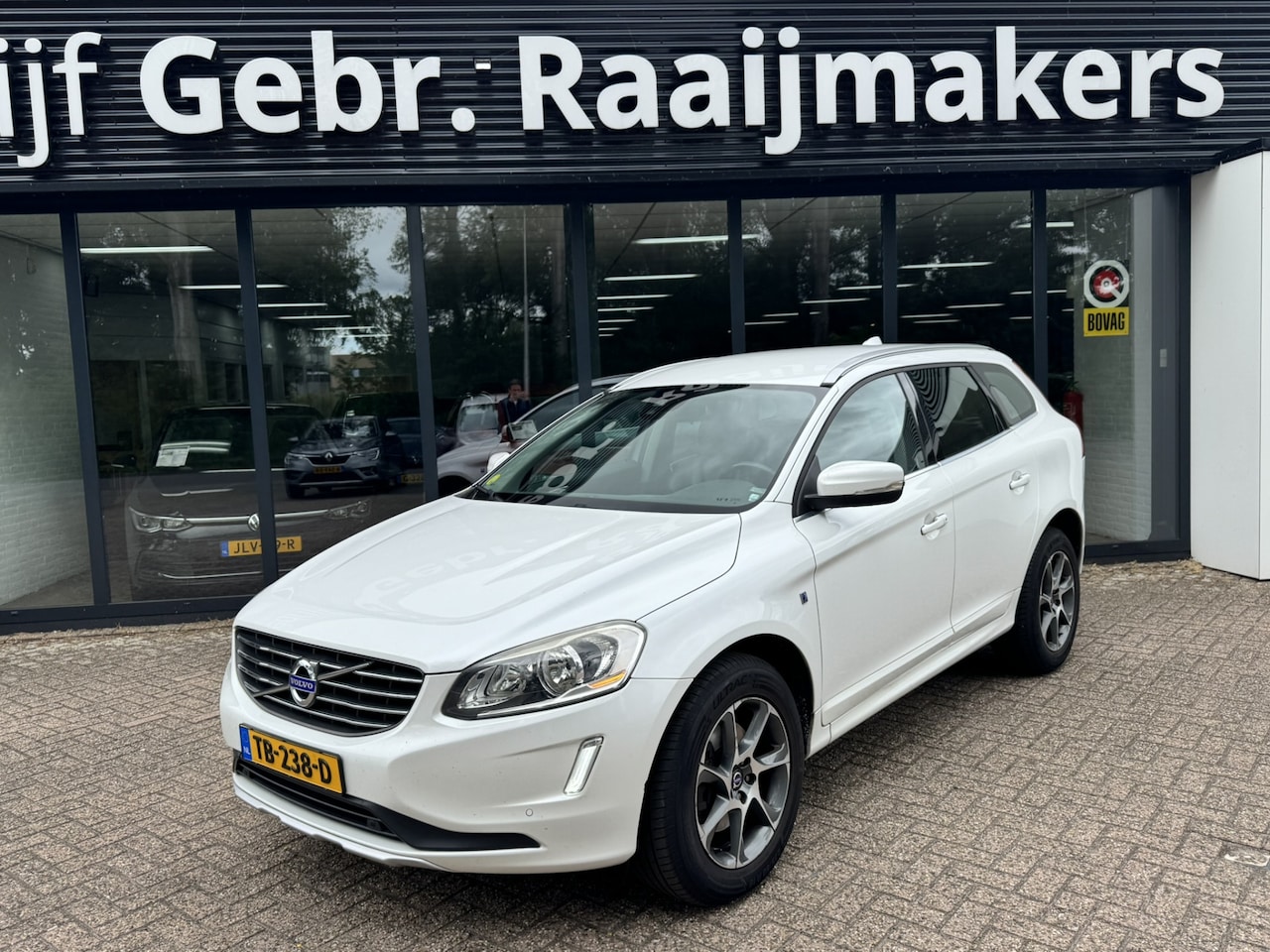 Volvo XC60 - 2.0 D4 FWD Ocean Race*Leder*Navi*camera*EXPORT/EX.BPM* - AutoWereld.nl